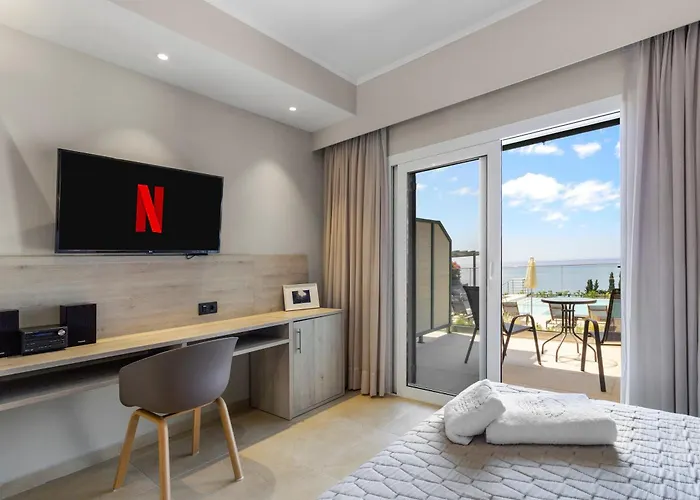 Momento Aparthotel Vlachata