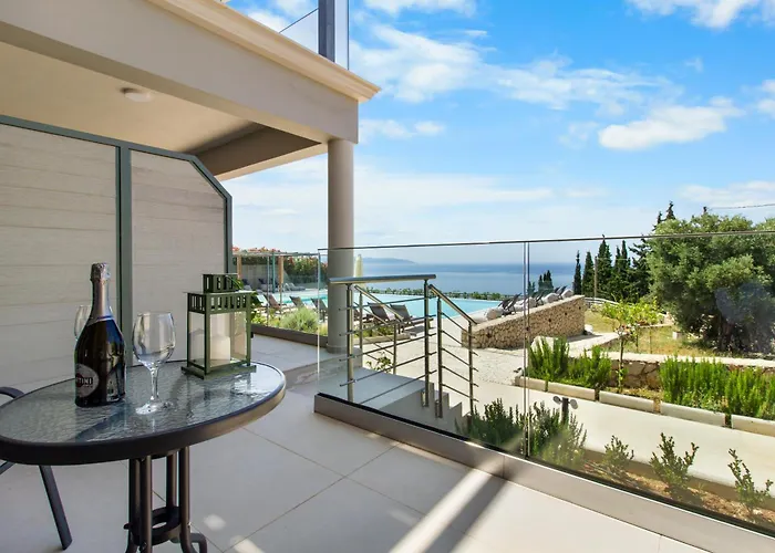 Momento Aparthotel 4*