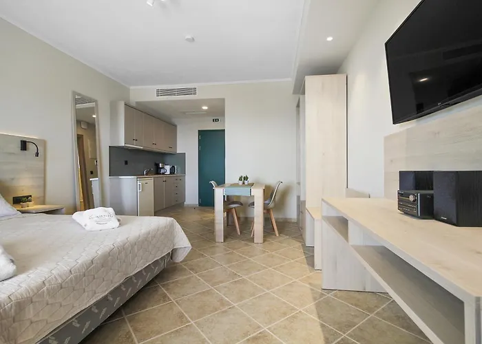 Aparthotel Momento 4*