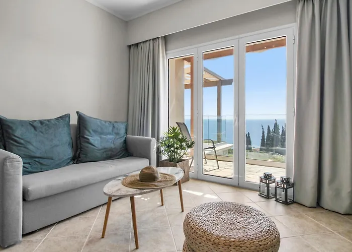 Momento Aparthotel 4*