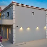Momento מלון דירות Vlachata